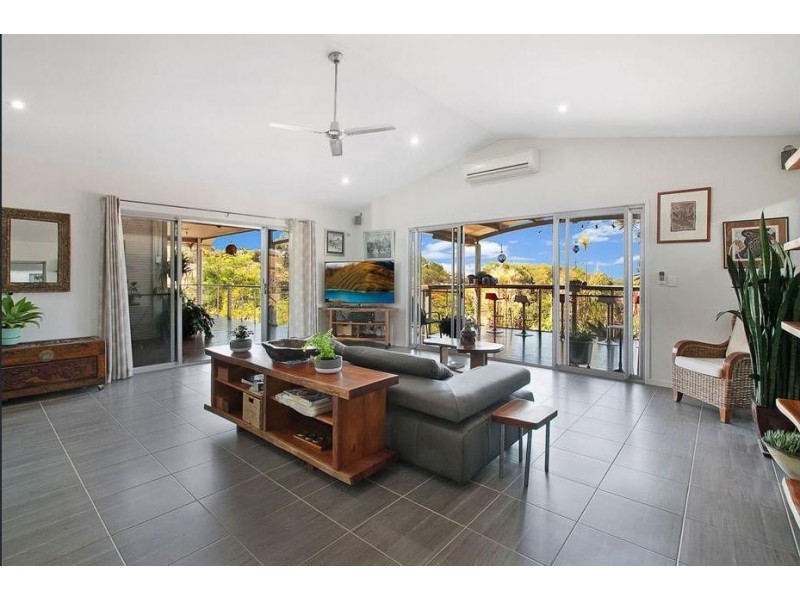 4 Agnes Court, Craignish QLD 4655