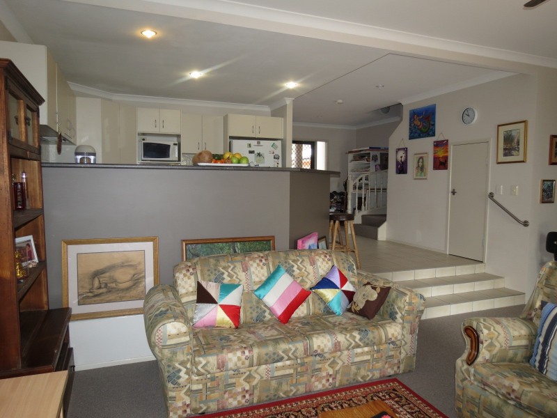 Unit 2/30 East Street, Scarness QLD 4655