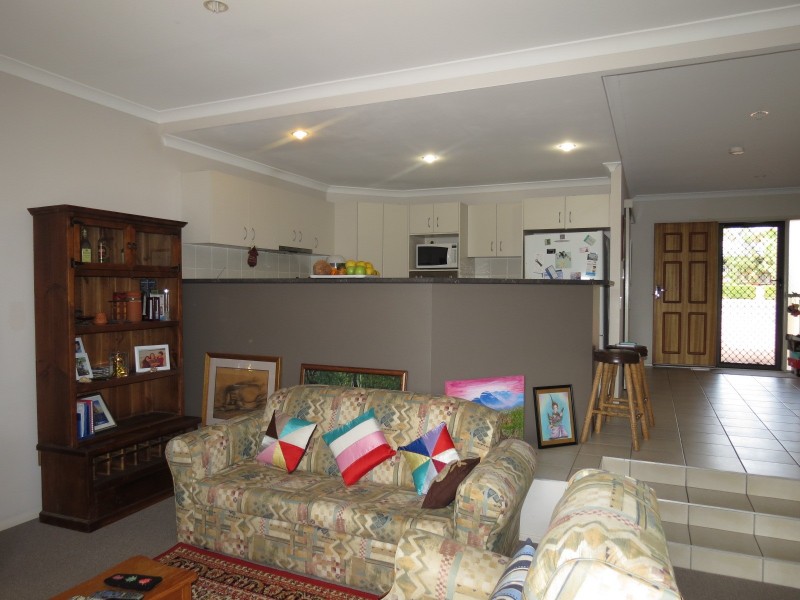 Unit 2/30 East Street, Scarness QLD 4655