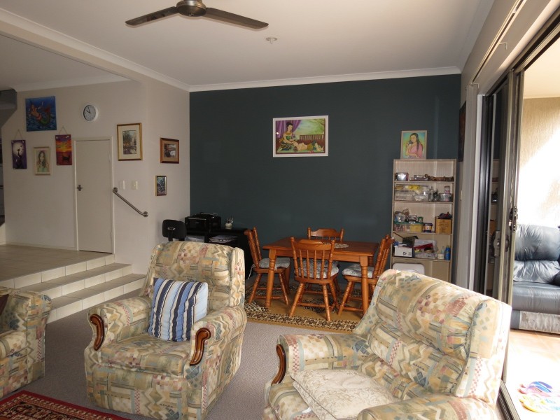 Unit 2/30 East Street, Scarness QLD 4655