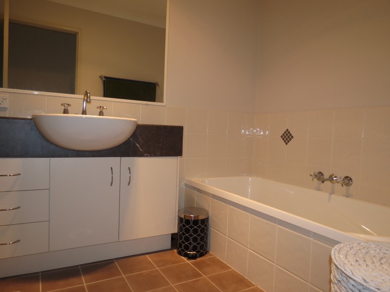 Unit 2/30 East Street, Scarness QLD 4655