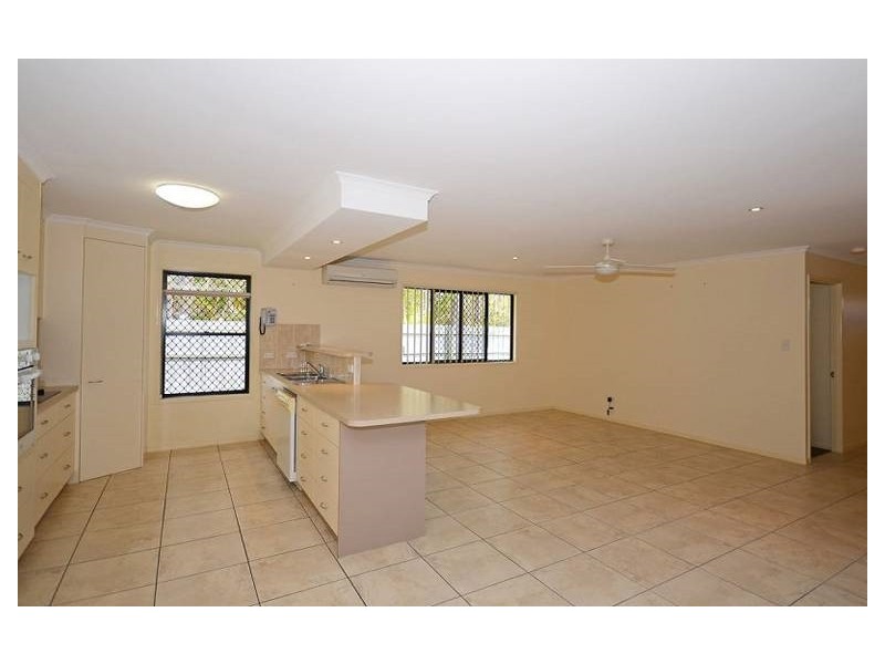 9 Border Court, Torquay QLD 4655