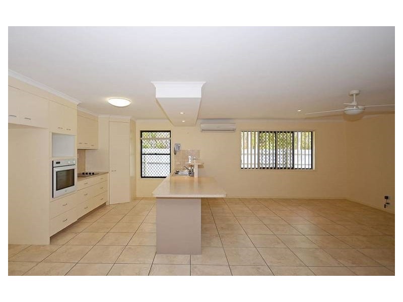 9 Border Court, Torquay QLD 4655