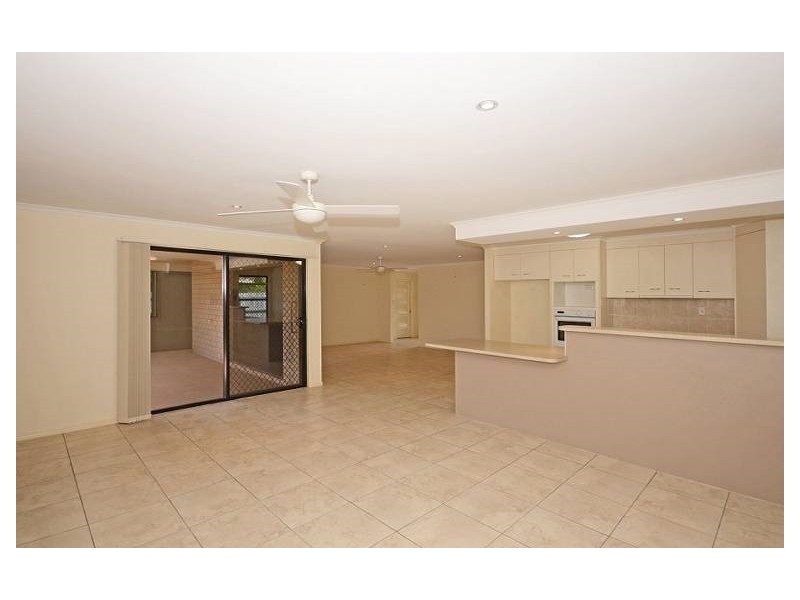 9 Border Court, Torquay QLD 4655