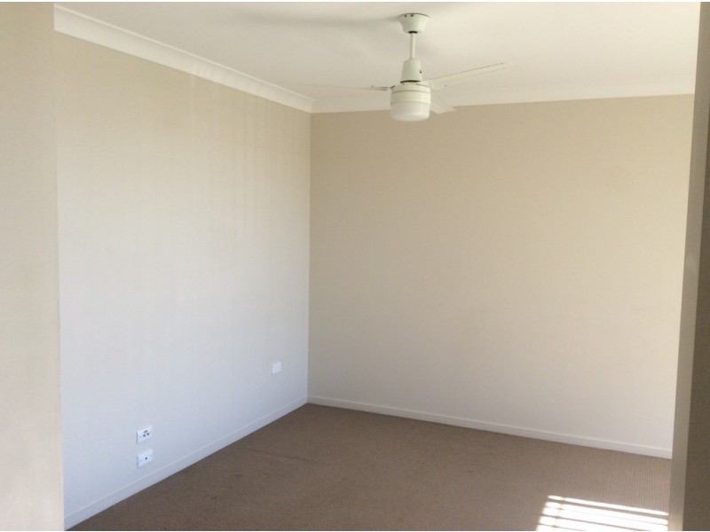 9 Peat Court, Nikenbah QLD 4655