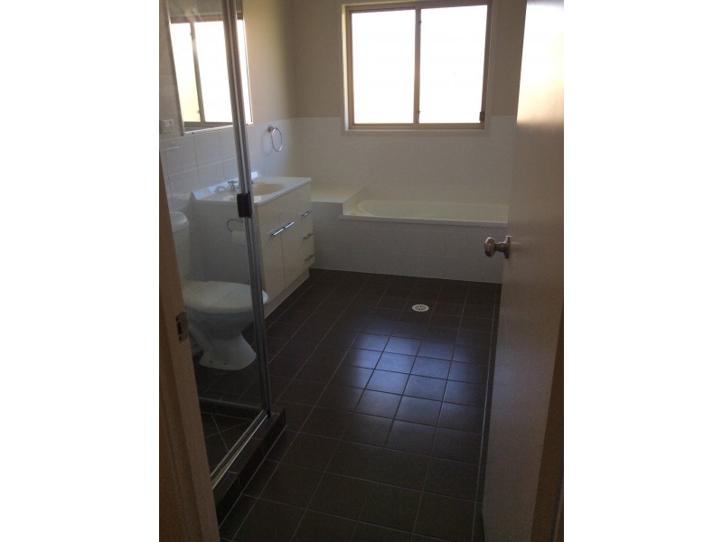 9 Peat Court, Nikenbah QLD 4655