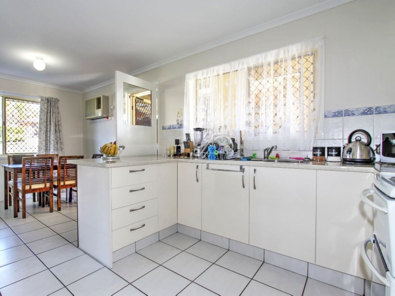 103 Lauren Street, Urangan QLD 4655