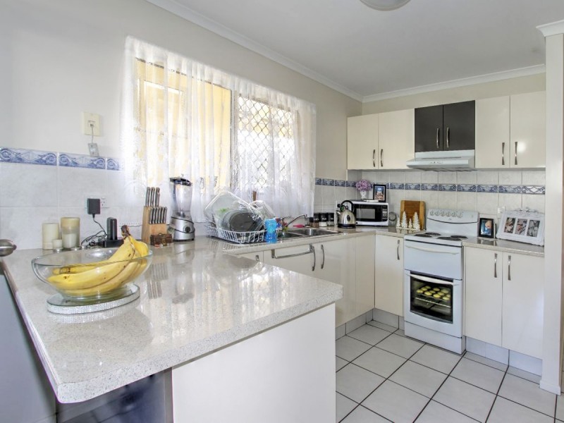 103 Lauren Street, Urangan QLD 4655