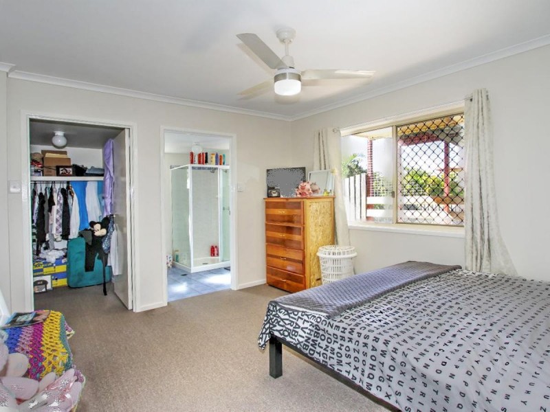 103 Lauren Street, Urangan QLD 4655