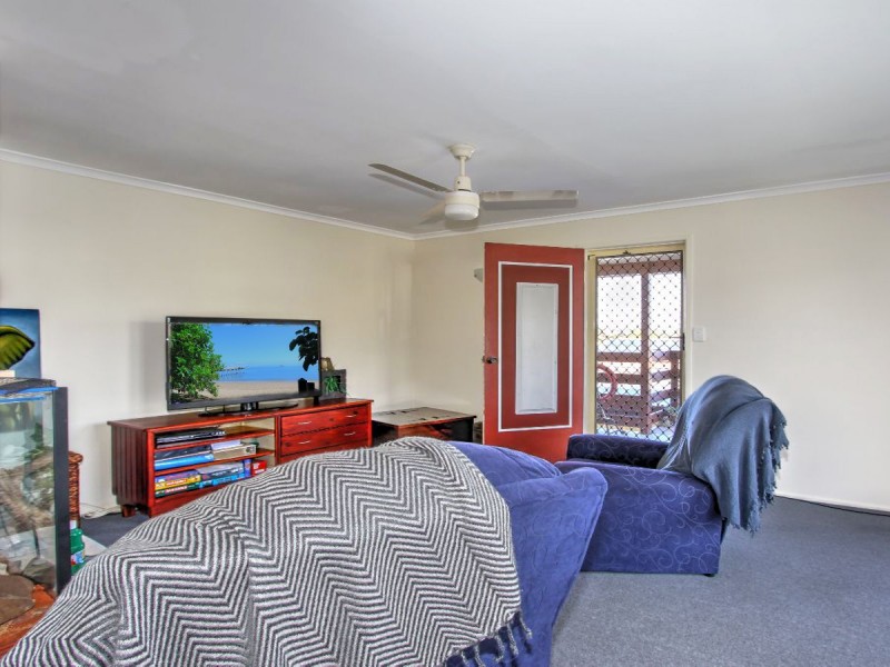 103 Lauren Street, Urangan QLD 4655