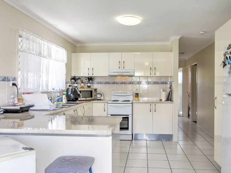 103 Lauren Street, Urangan QLD 4655