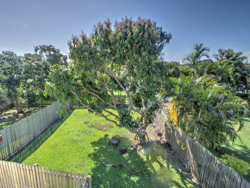 103 Lauren Street, Urangan QLD 4655