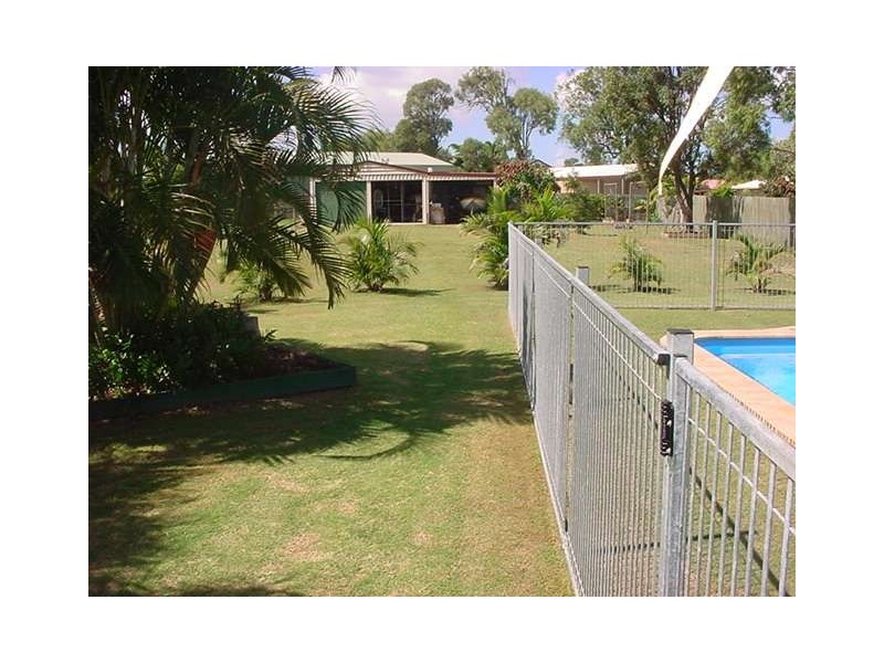 38 LADBROKE CRES, Urangan QLD 4655