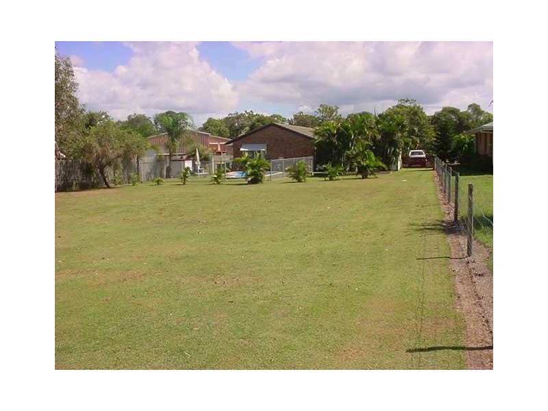 38 LADBROKE CRES, Urangan QLD 4655