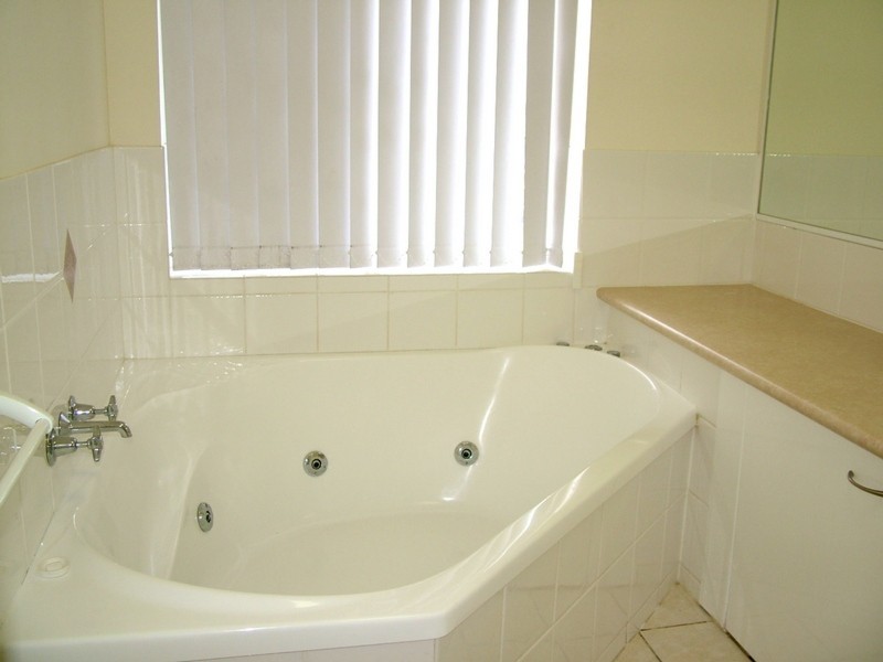 Unit 12 Buccaneer Drive, Urangan QLD 4655