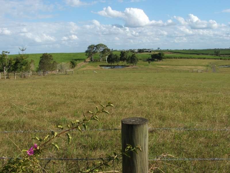 101 SORRENSONS RD, Nikenbah QLD 4655