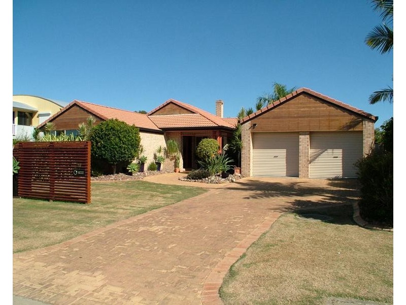 19 Oceanview St, Point Vernon QLD 4655