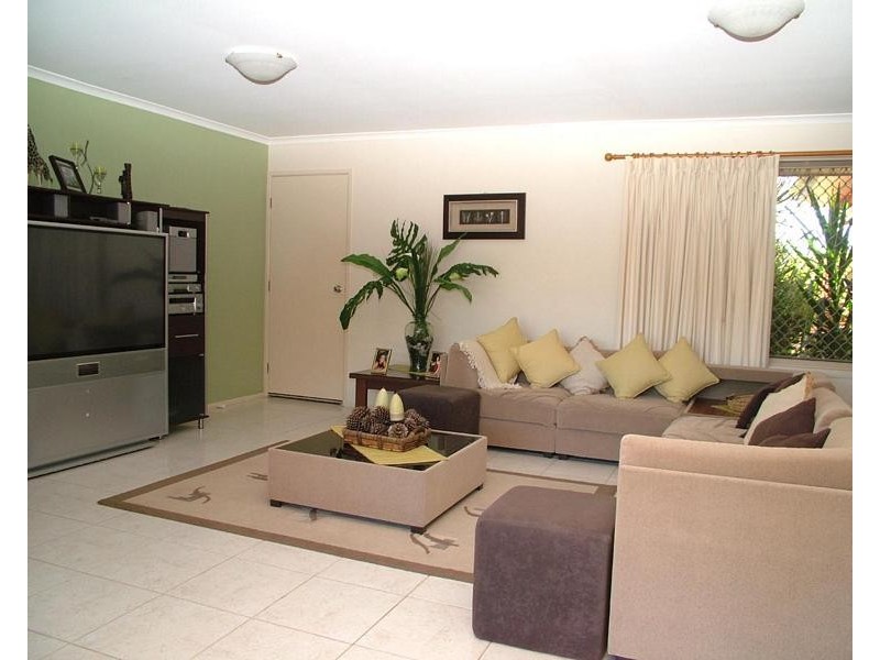 19 Oceanview St, Point Vernon QLD 4655