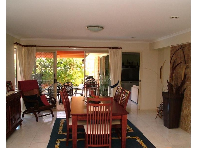 19 Oceanview St, Point Vernon QLD 4655