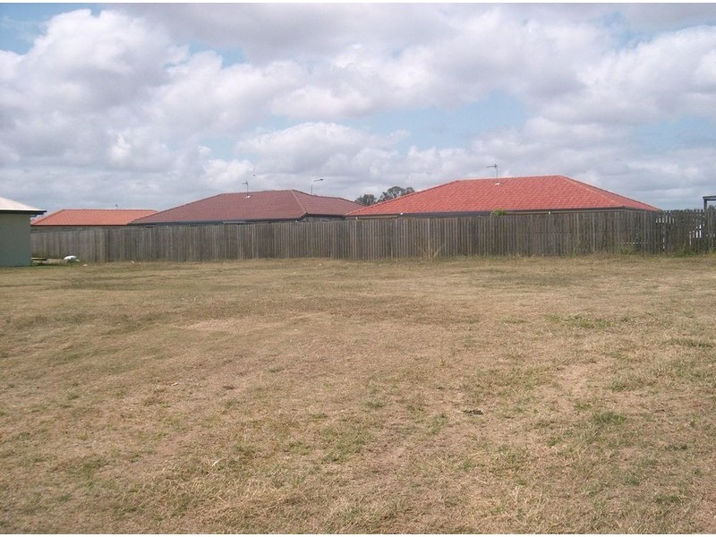 10 Anchorage Cct, Point Vernon QLD 4655