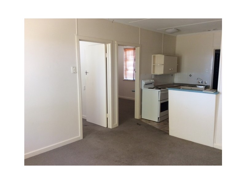 1/435 Esplanade, Torquay QLD 4655