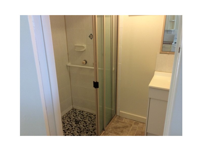 1/435 Esplanade, Torquay QLD 4655
