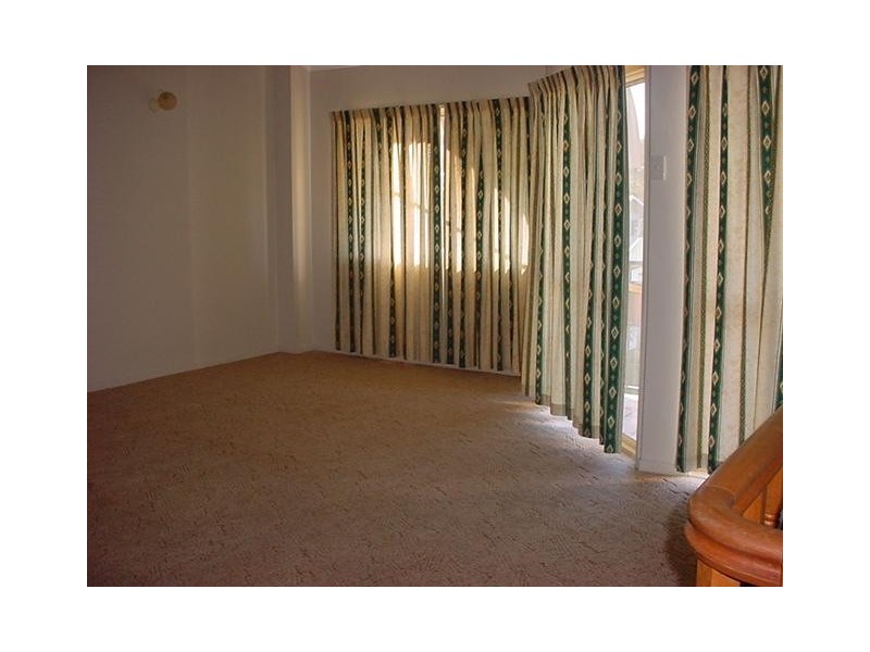 Unit 4/19 Hervey Street, Scarness QLD 4655