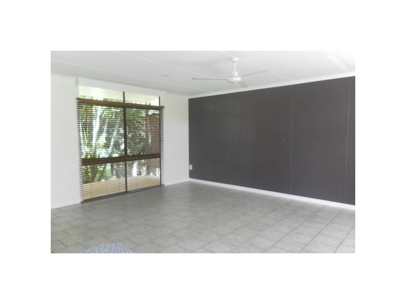 19 Barnstaple St, Torquay QLD 4655