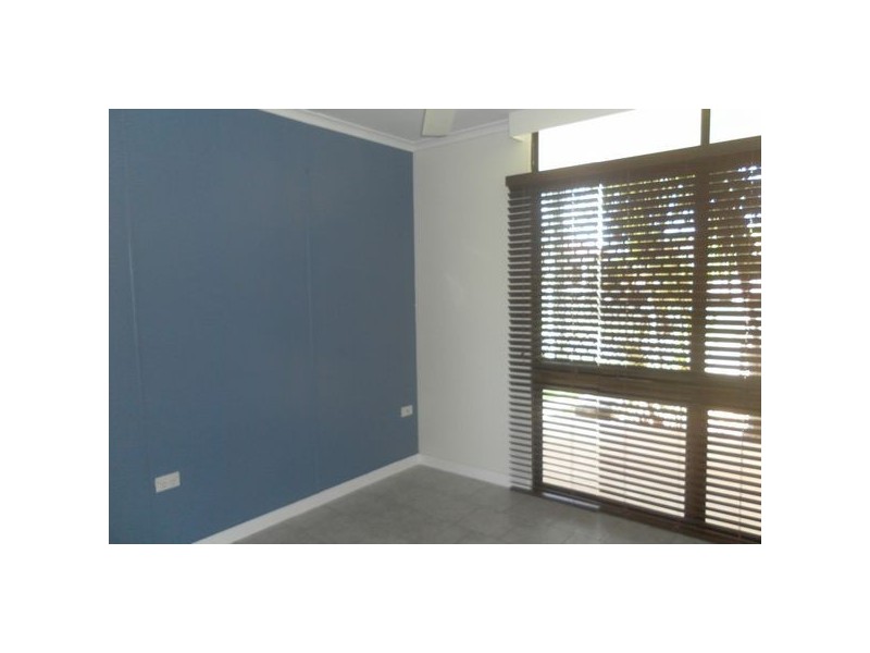 19 Barnstaple St, Torquay QLD 4655