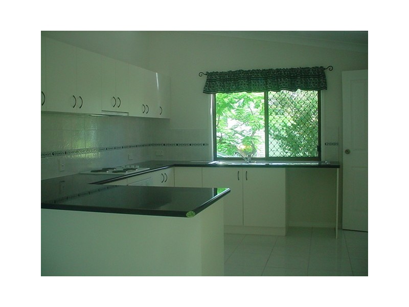 18 Stewart Street, Urangan QLD 4655