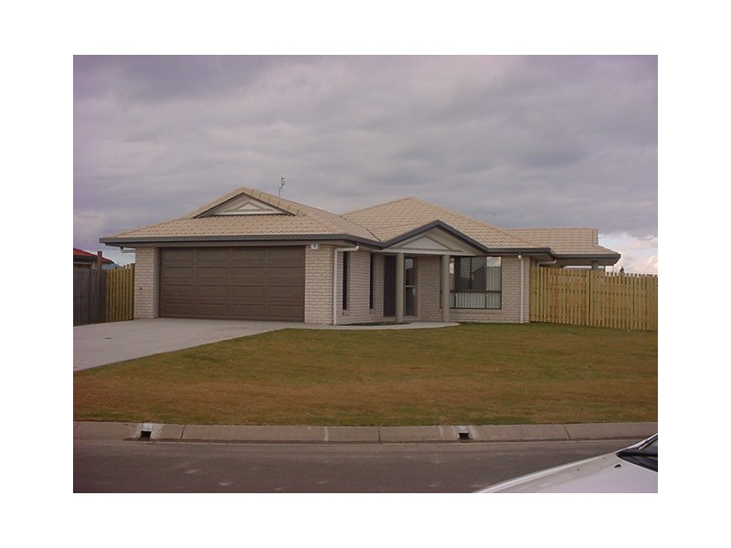 5 Bushlark Avenue, Eli Waters QLD 4655