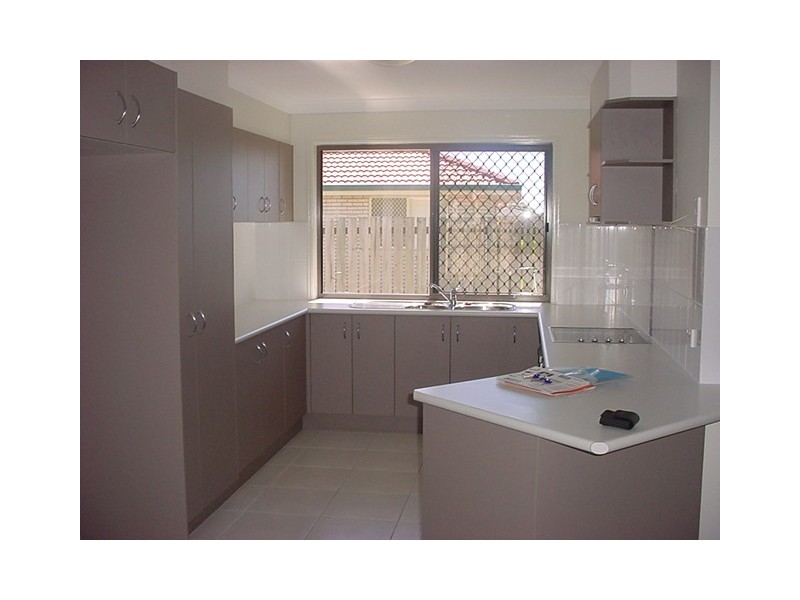 5 Bushlark Avenue, Eli Waters QLD 4655