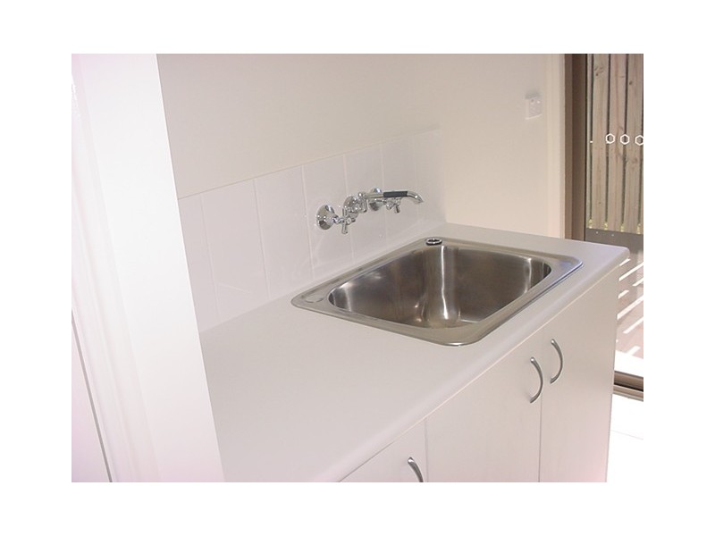 5 Bushlark Avenue, Eli Waters QLD 4655