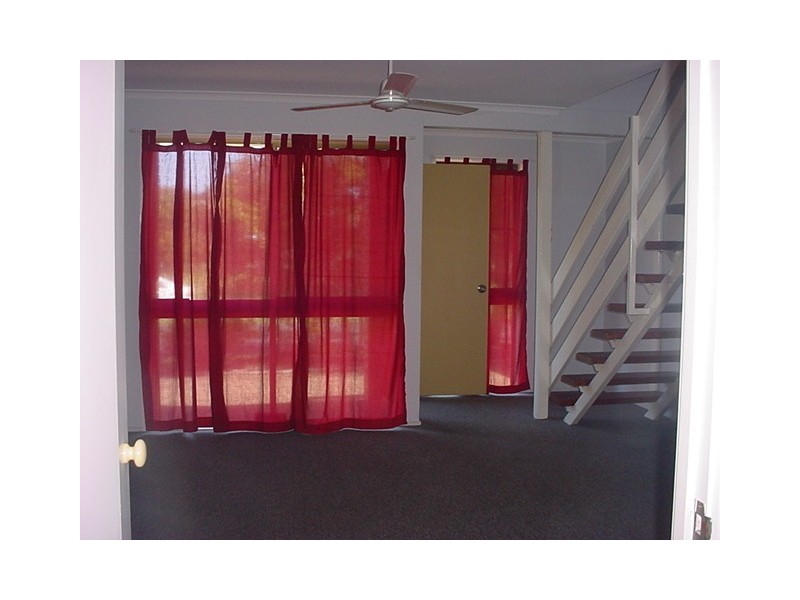 3/10 Denman Camp Road, Scarness QLD 4655