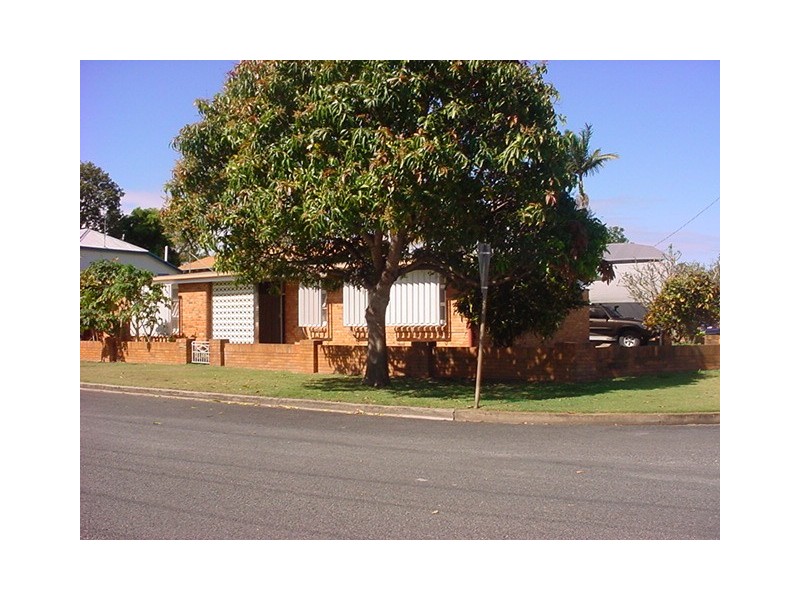 10 Robert Street, Torquay QLD 4655