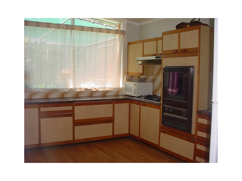 10 Robert Street, Torquay QLD 4655