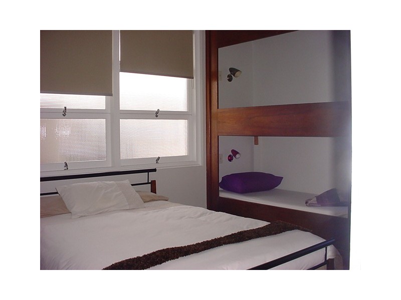 10 Robert Street, Torquay QLD 4655