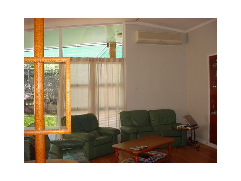 10 Robert Street, Torquay QLD 4655