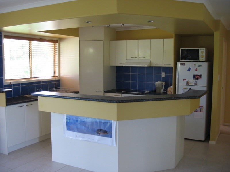 6 Lester Court, Torquay QLD 4655