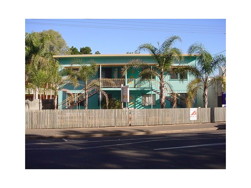 2/435 Esplanade, Torquay QLD 4655