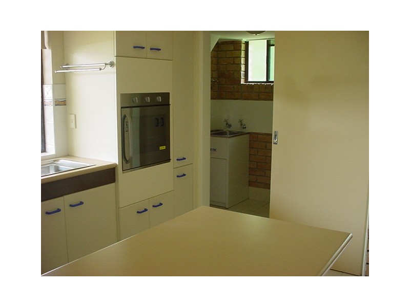 Unit 3/394 Esplanade, Torquay QLD 4655