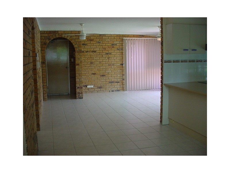 Unit 3/394 Esplanade, Torquay QLD 4655
