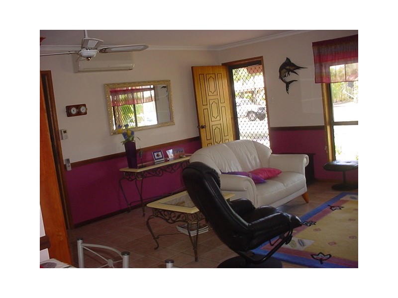 54 South Street, Urangan QLD 4655