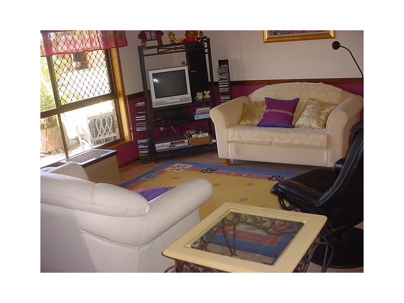 54 South Street, Urangan QLD 4655