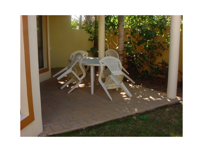 Unit 33/33 The Grange, Elizabeth St, Urangan QLD 4655