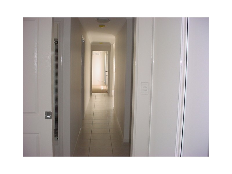 3 Bushlark Avenue, Eli Waters QLD 4655