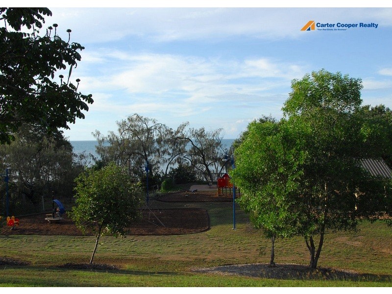 77 Esplanade, Point Vernon QLD 4655