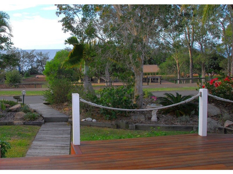 77 Esplanade, Point Vernon QLD 4655