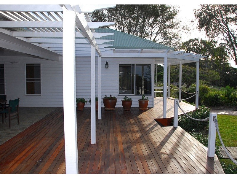 77 Esplanade, Point Vernon QLD 4655