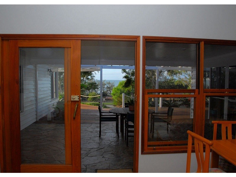 77 Esplanade, Point Vernon QLD 4655